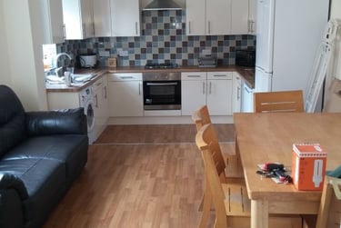 5 bed house, Semilong Road, Semilong, Northampton, NN26BT - Image 3